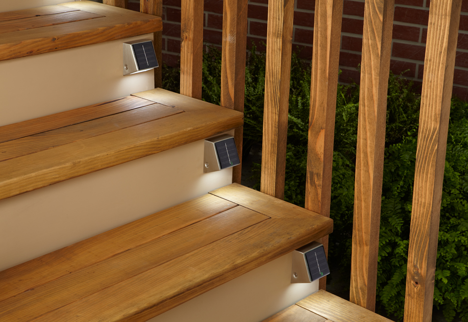 Set Of 4 Solar Powered Lights Sharper Image