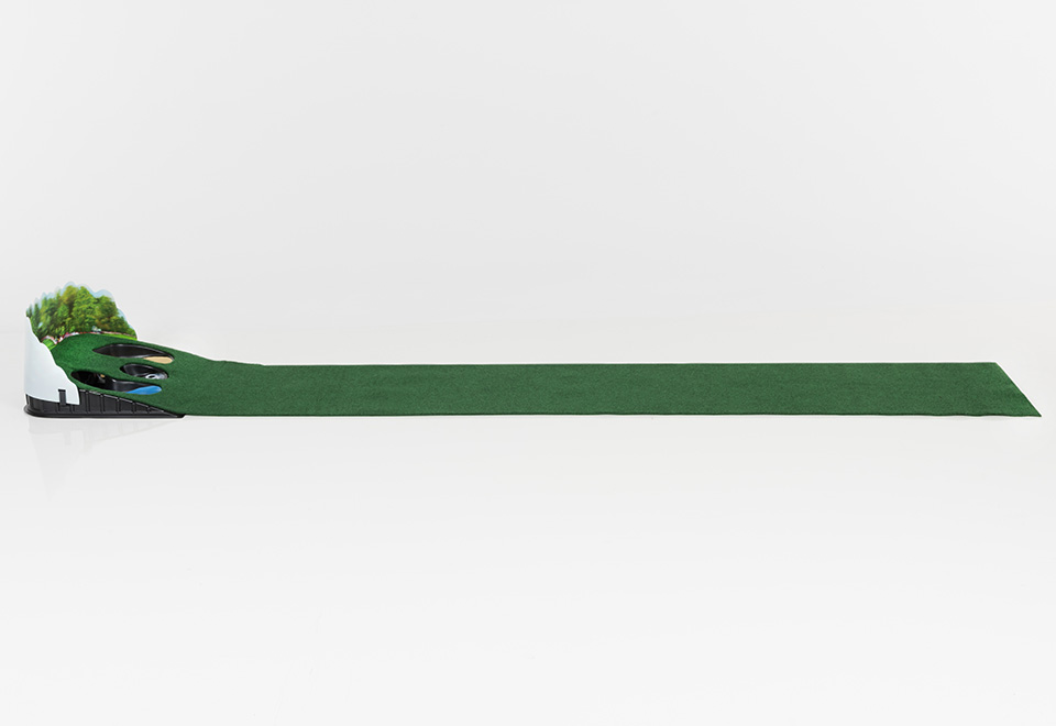 Cordless Electronic Return Putting Mat Sharper Image