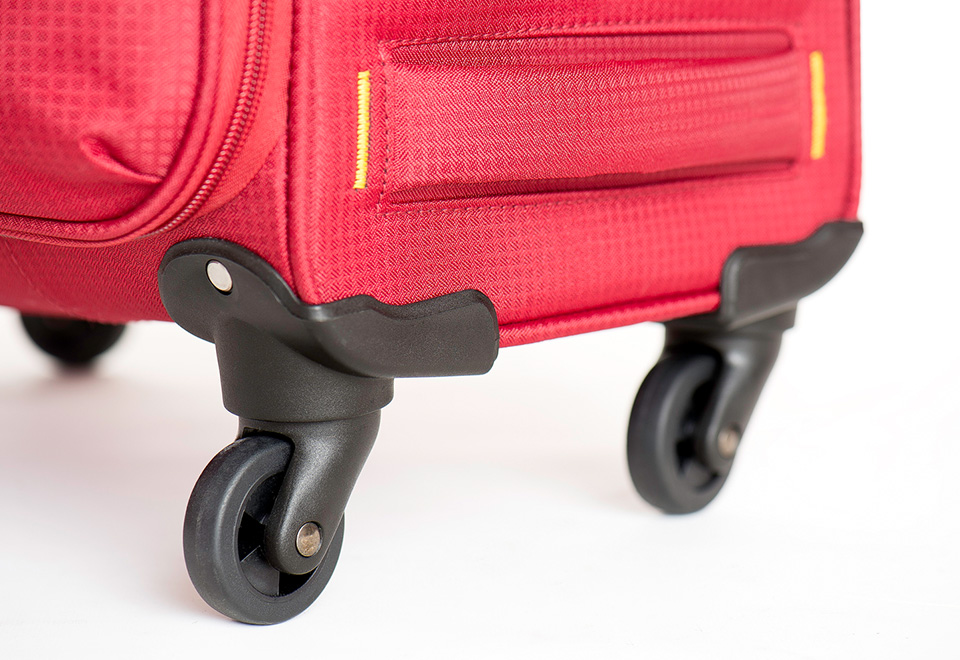 The First BuiltIn Connectable Luggage System 2 Piece Carry On Sharper Image