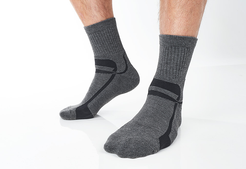 Men’s Moisturizing Gel Pain Relieving Socks Sharper Image