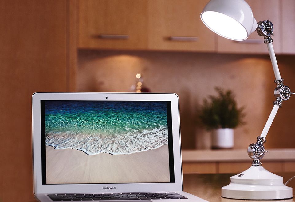 Eye Strain Reducing Adjustable Desk Lamp Sharper Image