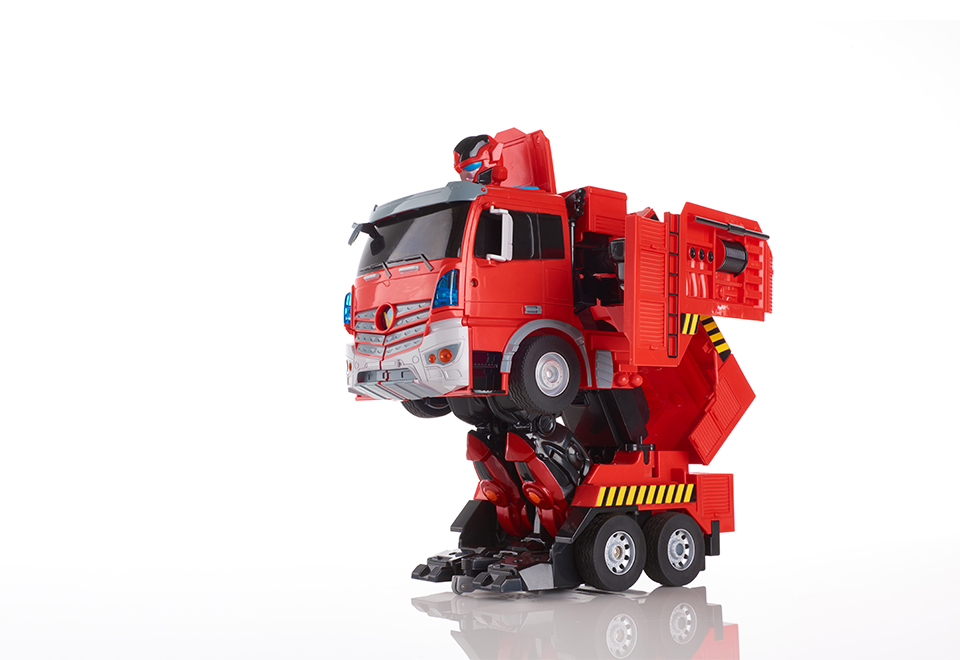 Auto Transforming Remote Controlled Battle Bots (Set of 2) Sharper Image